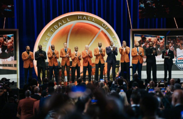 米升网 美国08梦之队入选篮球名人堂，詹姆斯谈和科比成为队友：23岁的我想要到达他的高度